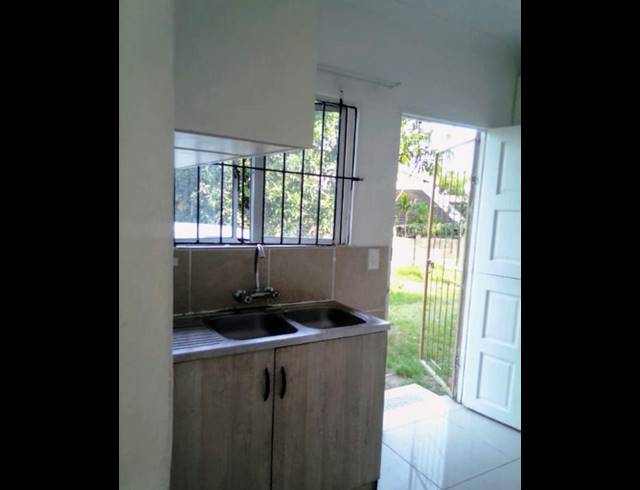 3 BEDROOM PROPERTY TO RENT IN NEWLANDS WEST